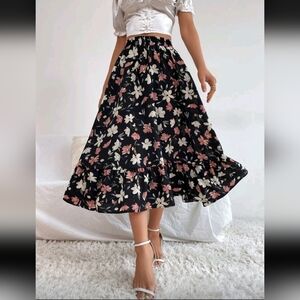 🌟 Chic Floral Midi Skirt in Black and Pink
